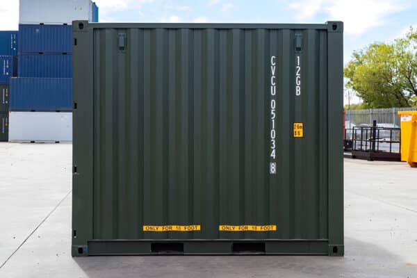 Durable one-trip steel shipping container with ventilation vents